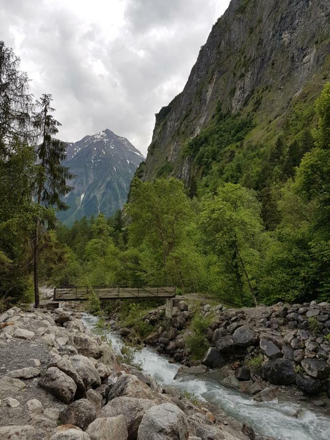 Appartamento Les Lys Orangés Le Bourg-dʼOisans Esterno foto